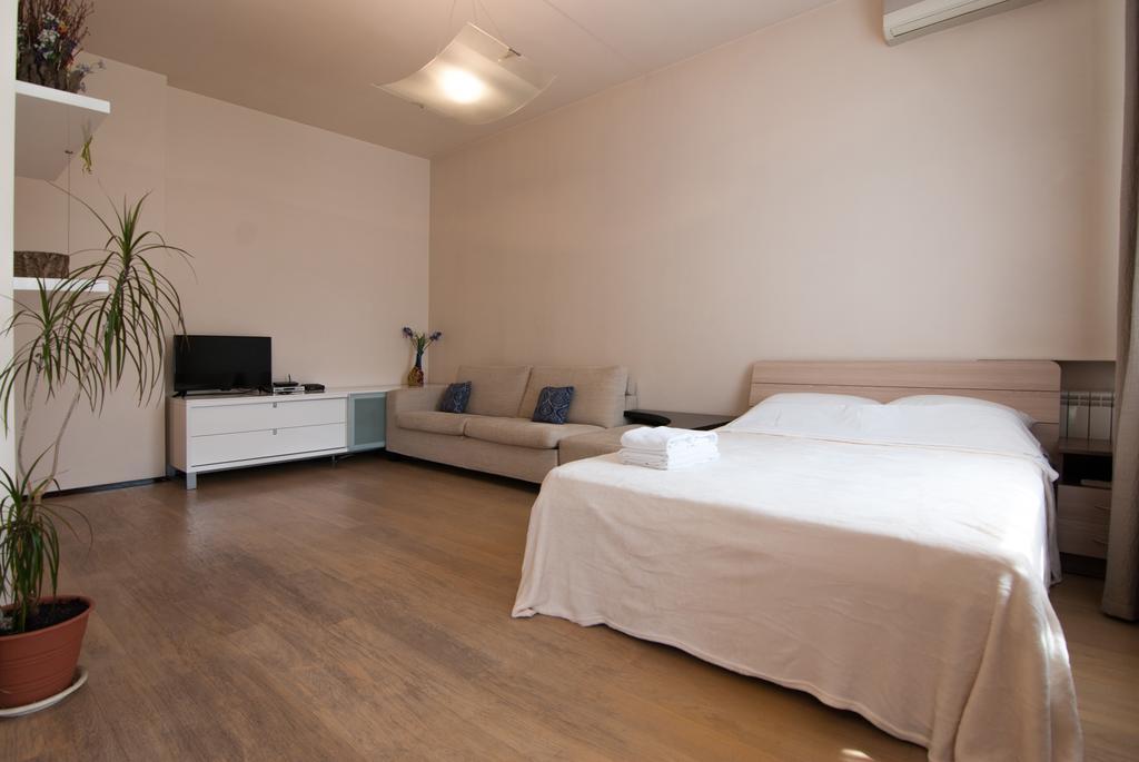 Home Hotel Apartments On Zoloti Vorota Kiev Luaran gambar