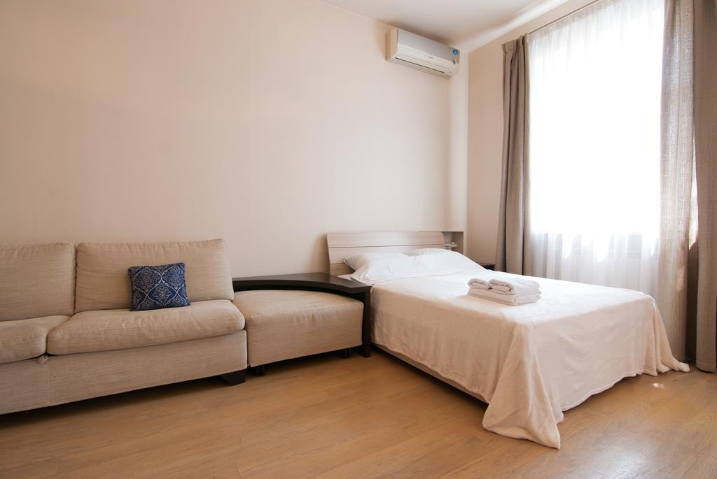 Home Hotel Apartments On Zoloti Vorota Kiev Luaran gambar