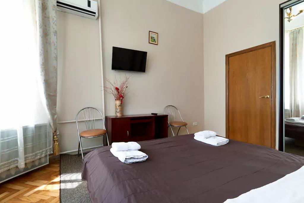 Home Hotel Apartments On Zoloti Vorota Kiev Luaran gambar