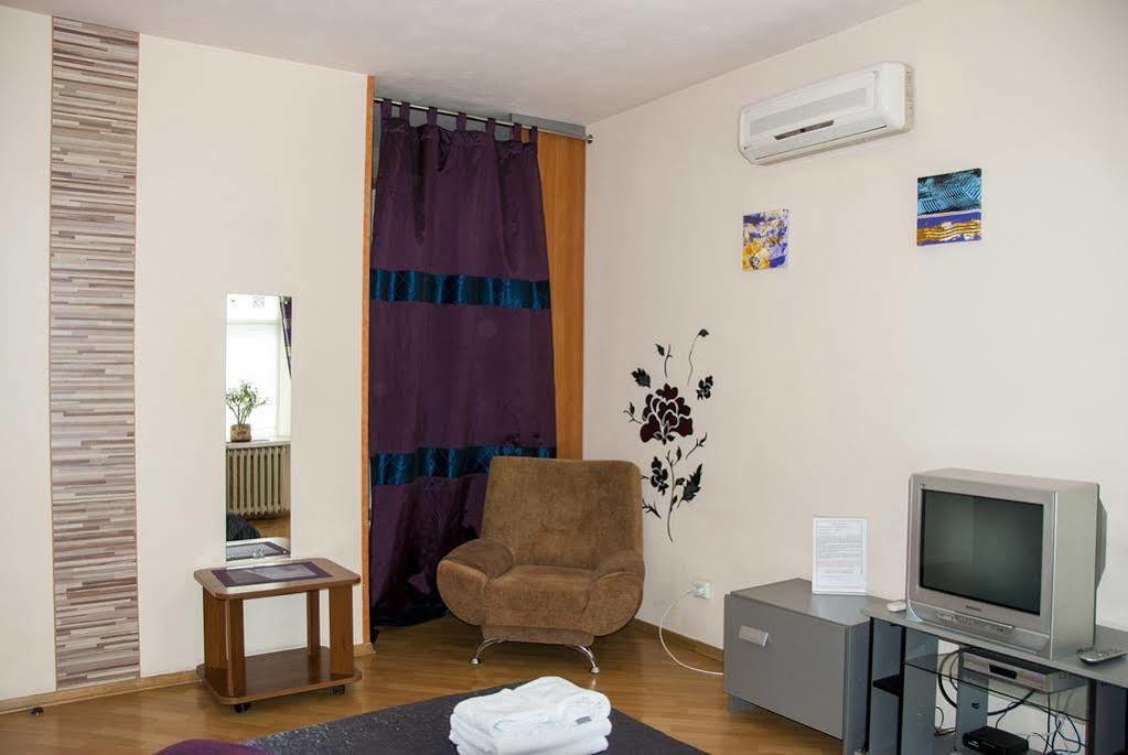 Home Hotel Apartments On Zoloti Vorota Kiev Luaran gambar