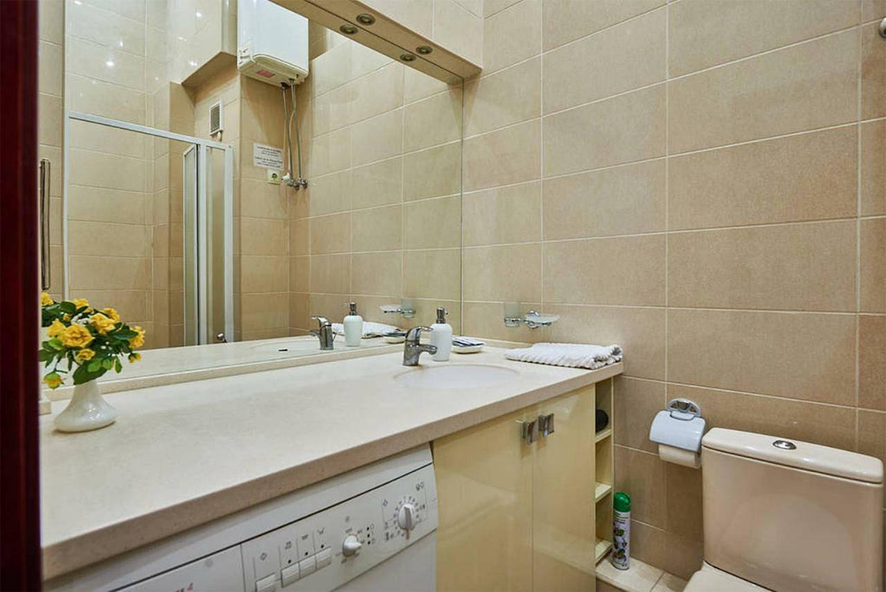 Home Hotel Apartments On Zoloti Vorota Kiev Luaran gambar