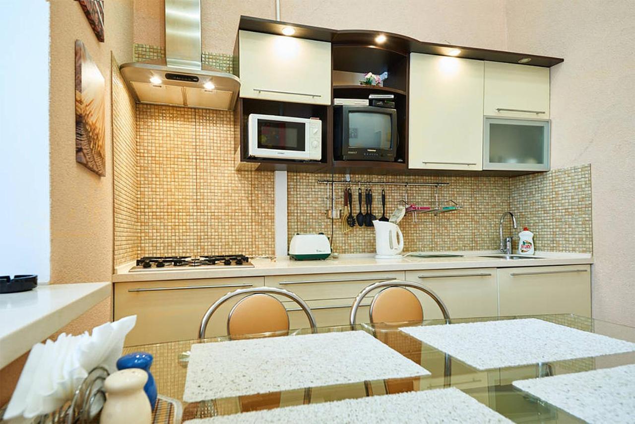 Home Hotel Apartments On Zoloti Vorota Kiev Luaran gambar